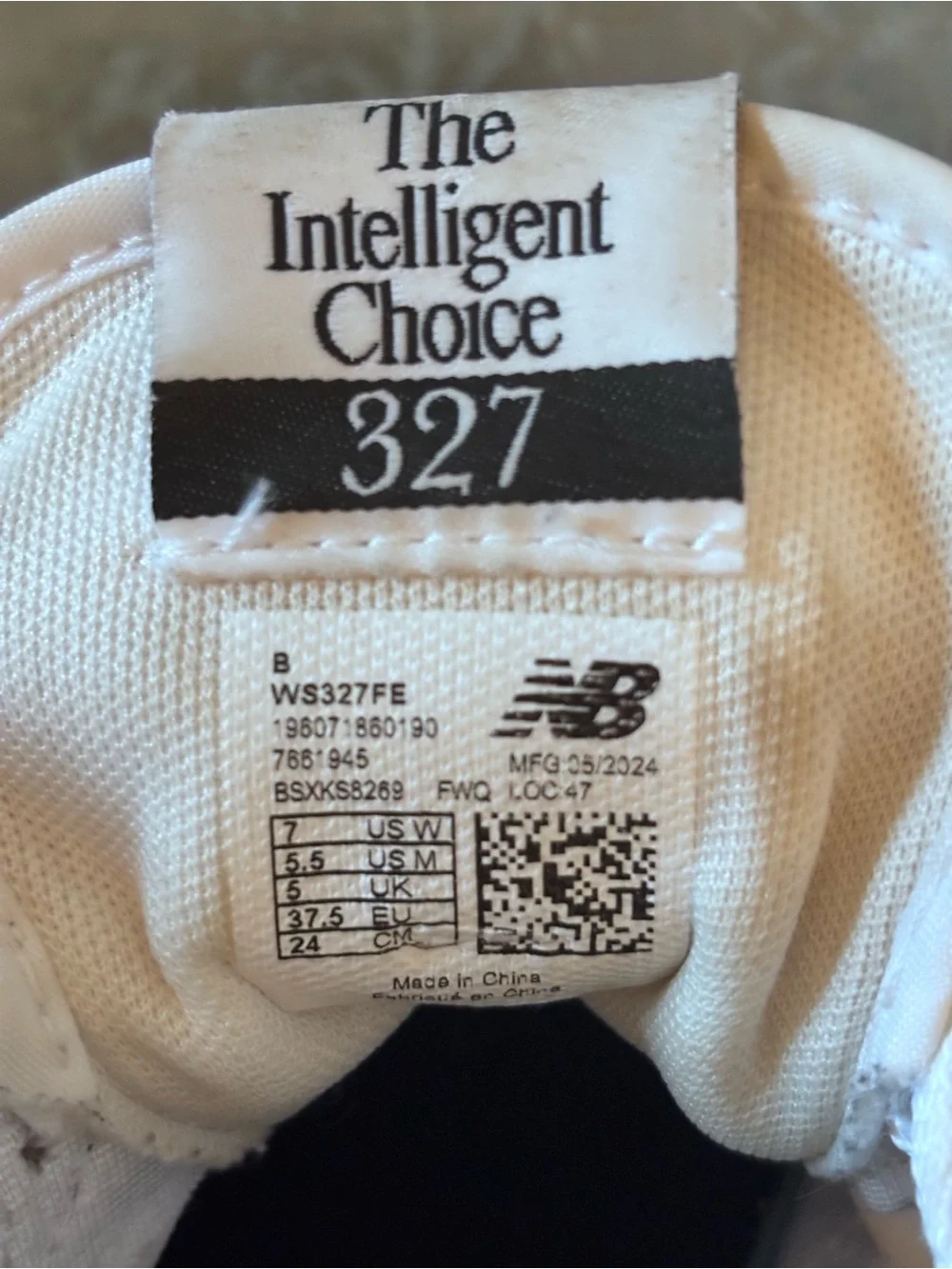 New Balance Women's White and Black Lightweight Running Sneakers
